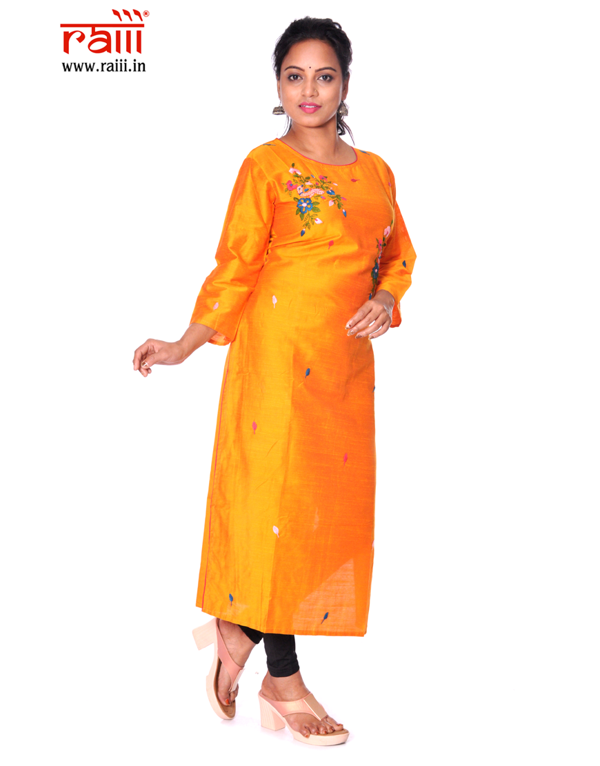 Pin by Sally hansen on Anarkali n salwar suits  Silk kurti designs Trendy  dress outfits Party we  Stylish dress designs Long kurti designs Silk  kurti designs